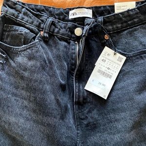 ZARA RIPPED MOM JEANS SIZE 8